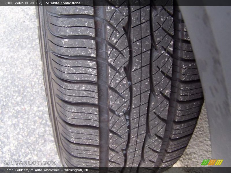 Ice White / Sandstone 2008 Volvo XC90 3.2