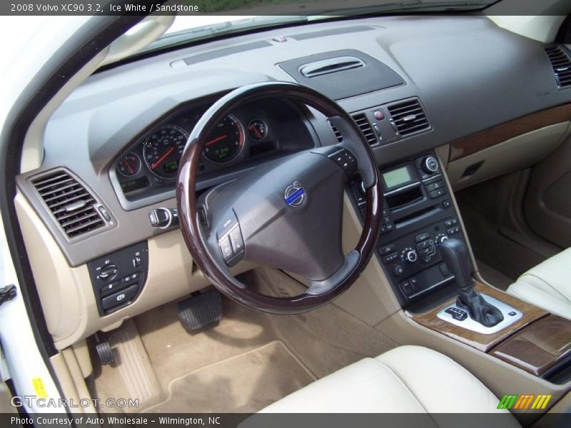 Ice White / Sandstone 2008 Volvo XC90 3.2