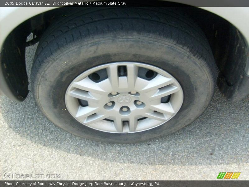 Bright Silver Metallic / Medium Slate Gray 2005 Dodge Caravan SE