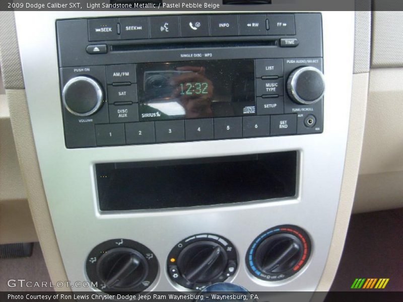 Light Sandstone Metallic / Pastel Pebble Beige 2009 Dodge Caliber SXT