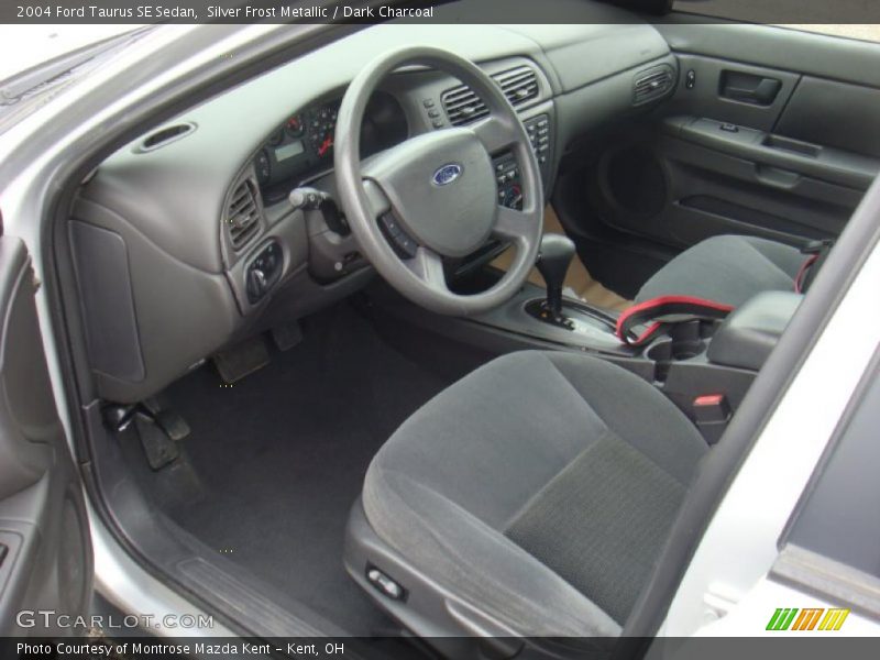 Silver Frost Metallic / Dark Charcoal 2004 Ford Taurus SE Sedan