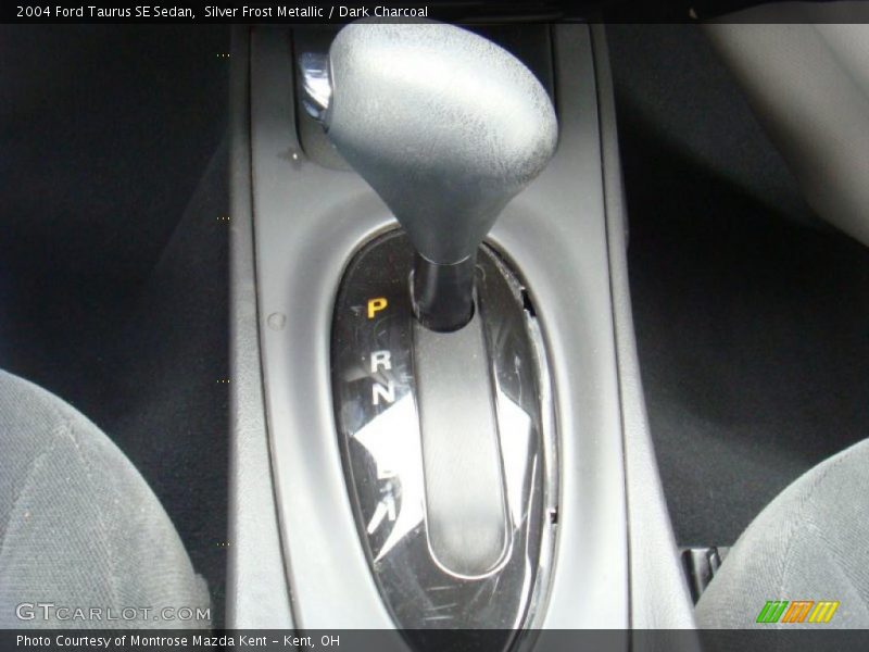 Silver Frost Metallic / Dark Charcoal 2004 Ford Taurus SE Sedan