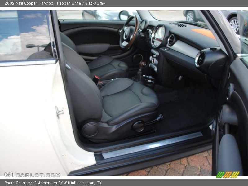 Pepper White / Black/Grey 2009 Mini Cooper Hardtop