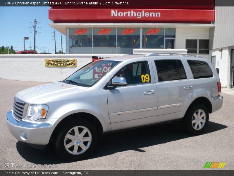 Bright Silver Metallic / Light Graystone 2009 Chrysler Aspen Limited 4x4