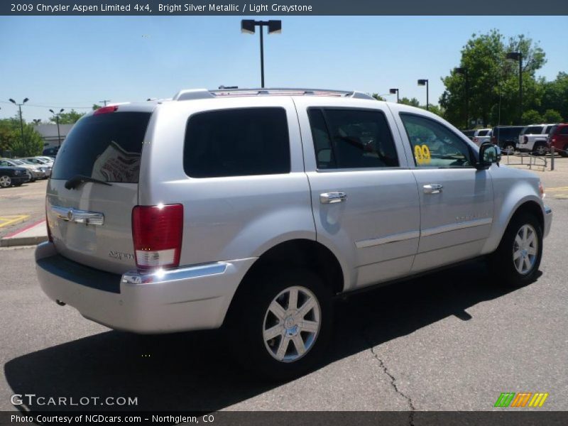 Bright Silver Metallic / Light Graystone 2009 Chrysler Aspen Limited 4x4