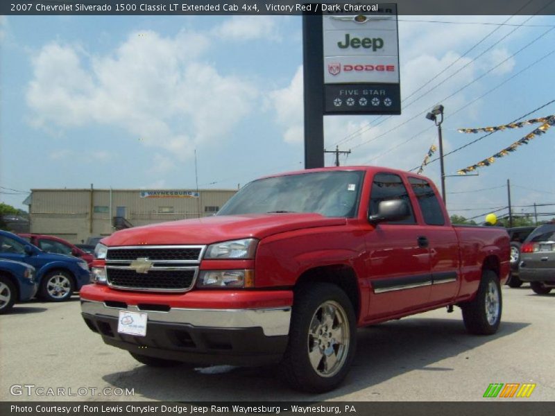 Victory Red / Dark Charcoal 2007 Chevrolet Silverado 1500 Classic LT Extended Cab 4x4