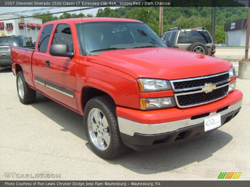 Victory Red / Dark Charcoal 2007 Chevrolet Silverado 1500 Classic LT Extended Cab 4x4