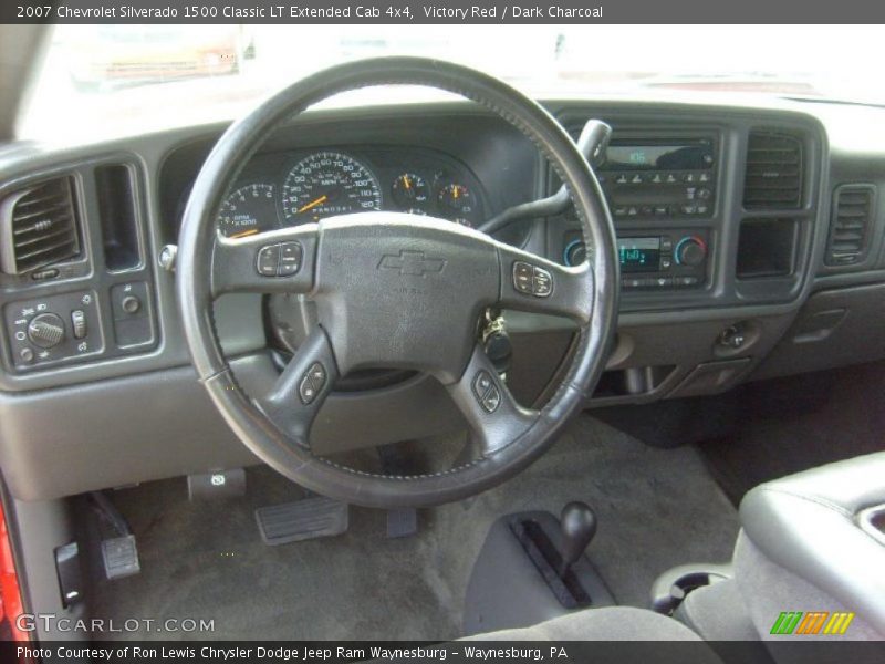 Victory Red / Dark Charcoal 2007 Chevrolet Silverado 1500 Classic LT Extended Cab 4x4