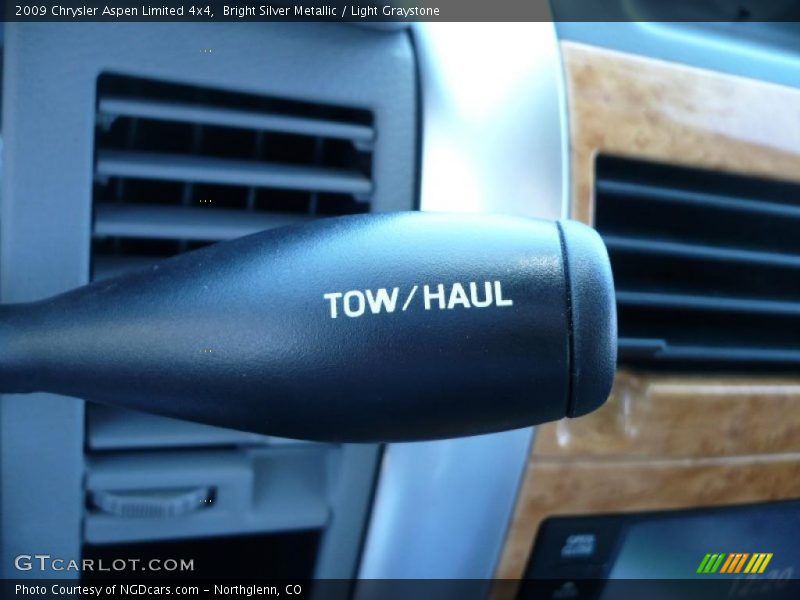 Bright Silver Metallic / Light Graystone 2009 Chrysler Aspen Limited 4x4