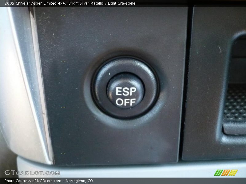 Bright Silver Metallic / Light Graystone 2009 Chrysler Aspen Limited 4x4