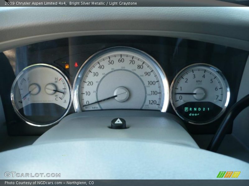 Bright Silver Metallic / Light Graystone 2009 Chrysler Aspen Limited 4x4