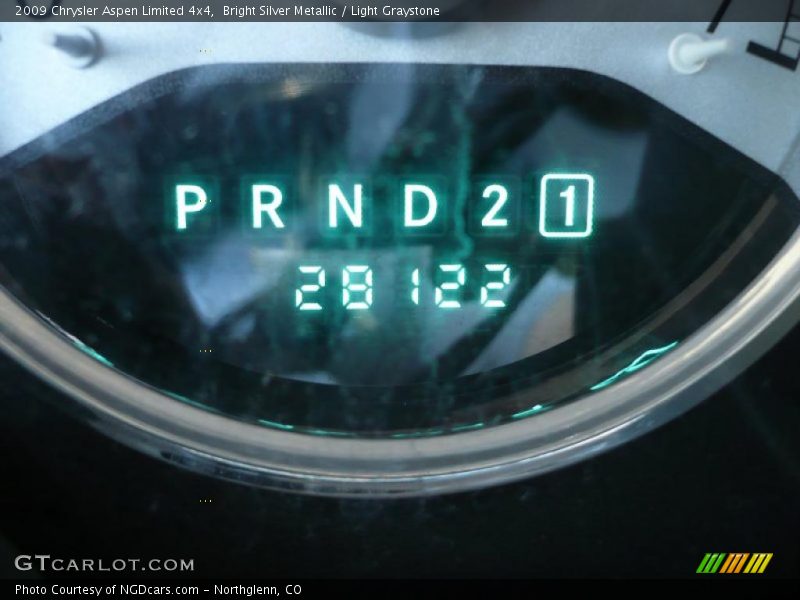 Bright Silver Metallic / Light Graystone 2009 Chrysler Aspen Limited 4x4