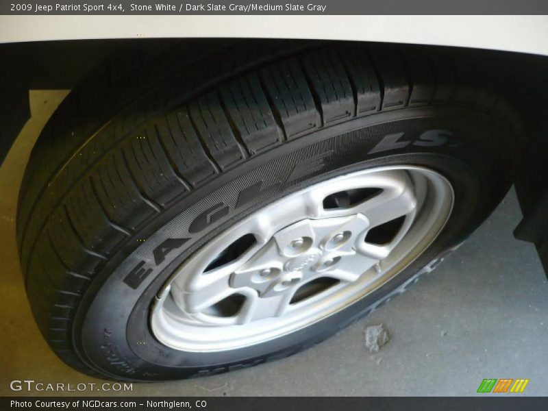 Stone White / Dark Slate Gray/Medium Slate Gray 2009 Jeep Patriot Sport 4x4