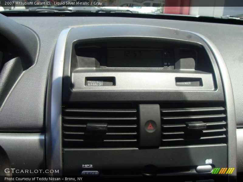 Liquid Silver Metallic / Gray 2007 Mitsubishi Galant ES