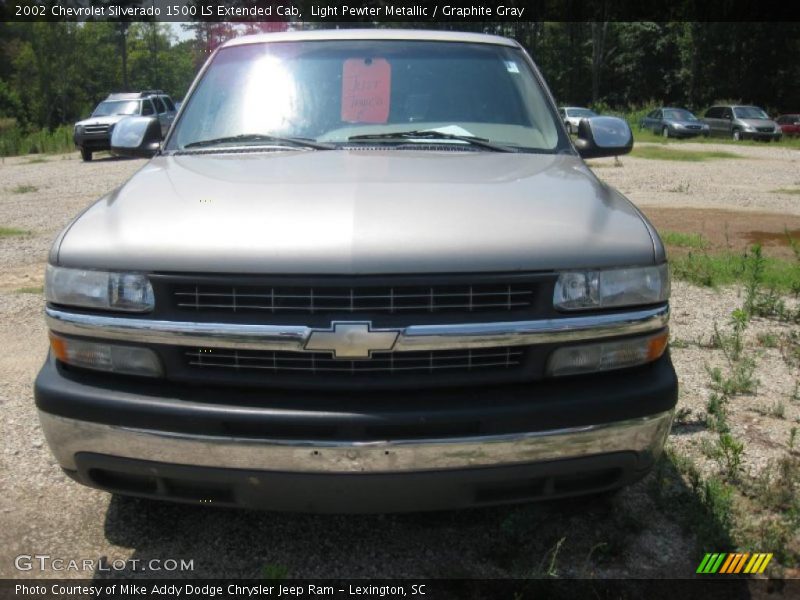 Light Pewter Metallic / Graphite Gray 2002 Chevrolet Silverado 1500 LS Extended Cab