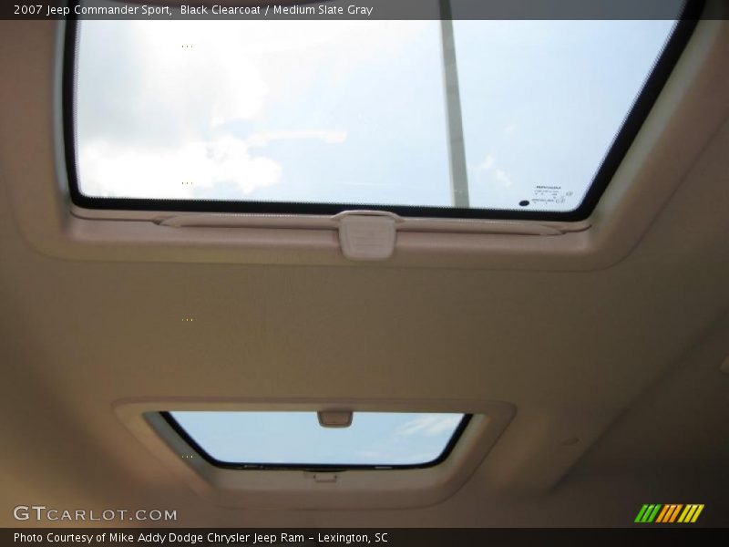 Black Clearcoat / Medium Slate Gray 2007 Jeep Commander Sport