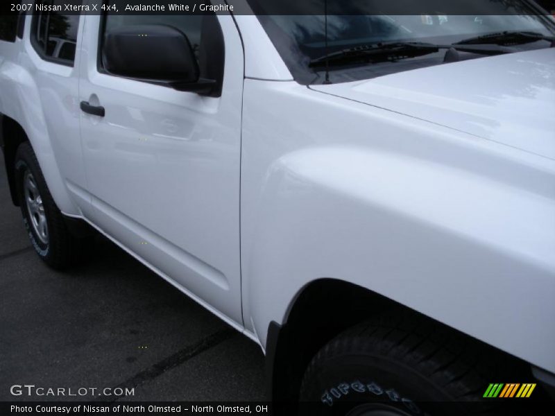 Avalanche White / Graphite 2007 Nissan Xterra X 4x4