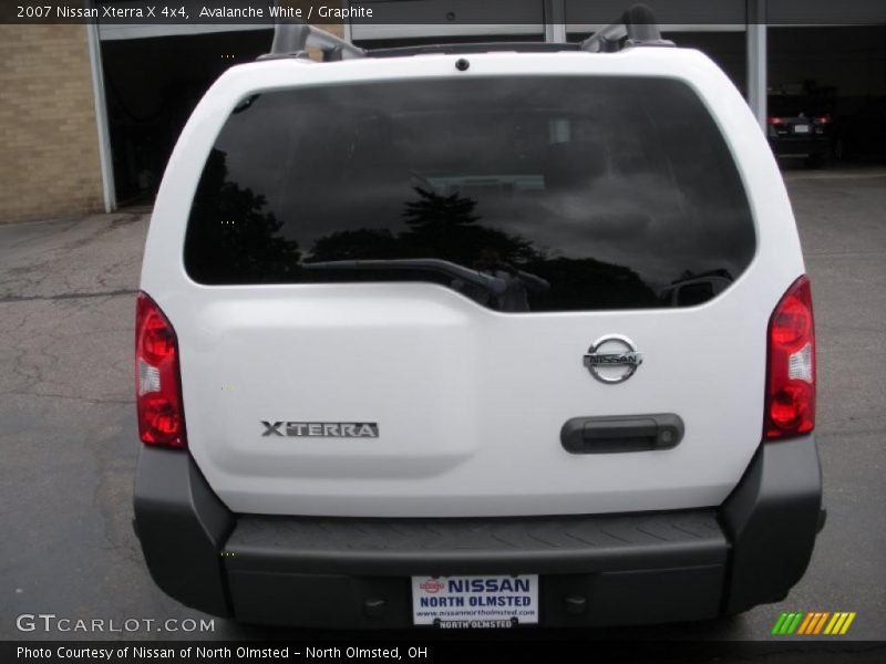 Avalanche White / Graphite 2007 Nissan Xterra X 4x4
