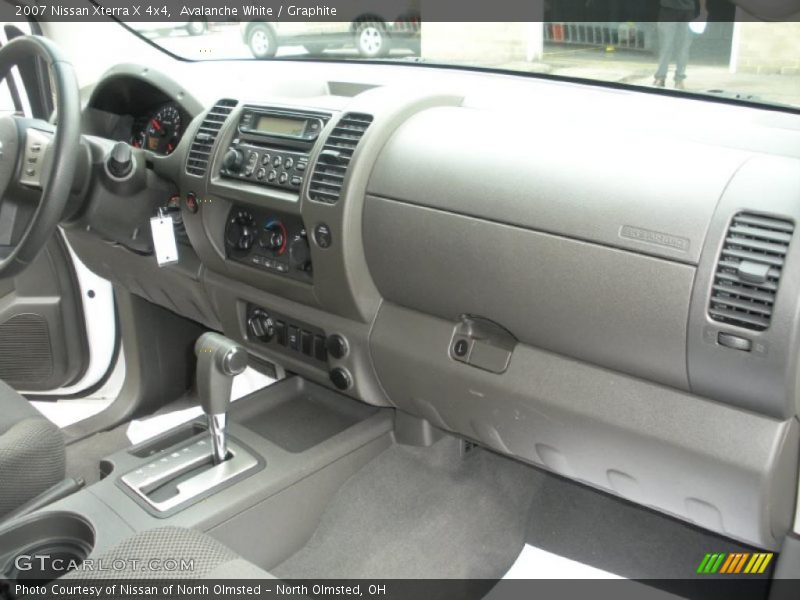 Avalanche White / Graphite 2007 Nissan Xterra X 4x4