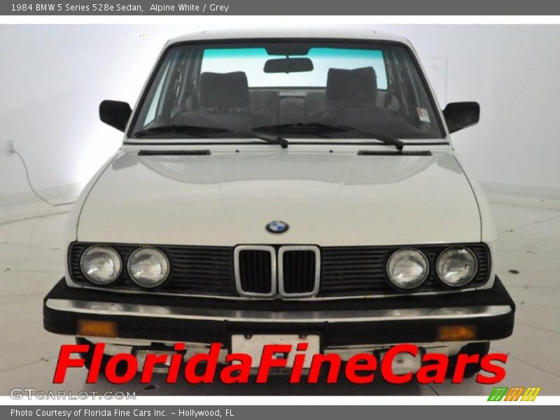 Alpine White / Grey 1984 BMW 5 Series 528e Sedan