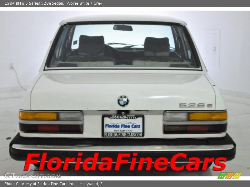 Alpine White / Grey 1984 BMW 5 Series 528e Sedan