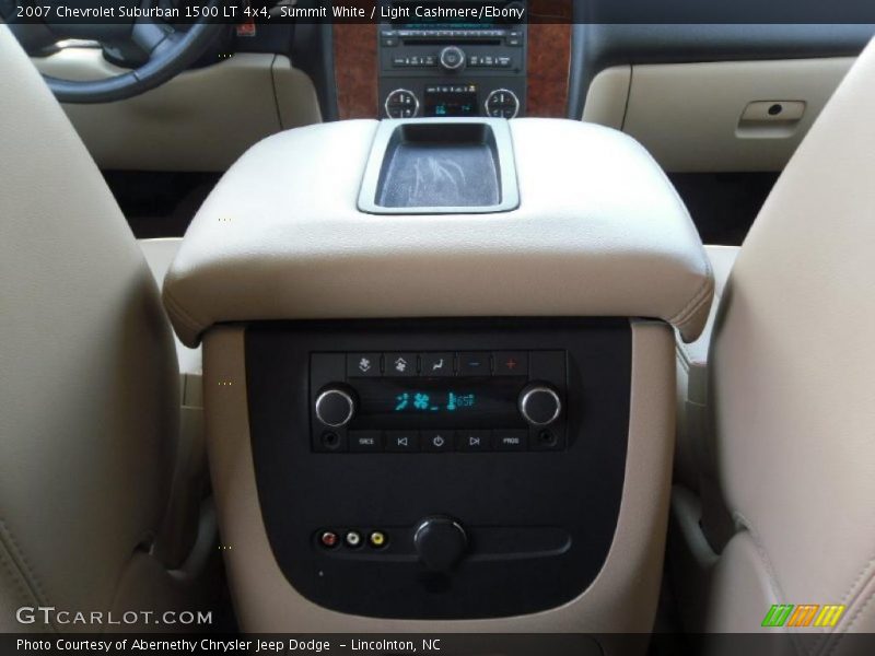 Summit White / Light Cashmere/Ebony 2007 Chevrolet Suburban 1500 LT 4x4