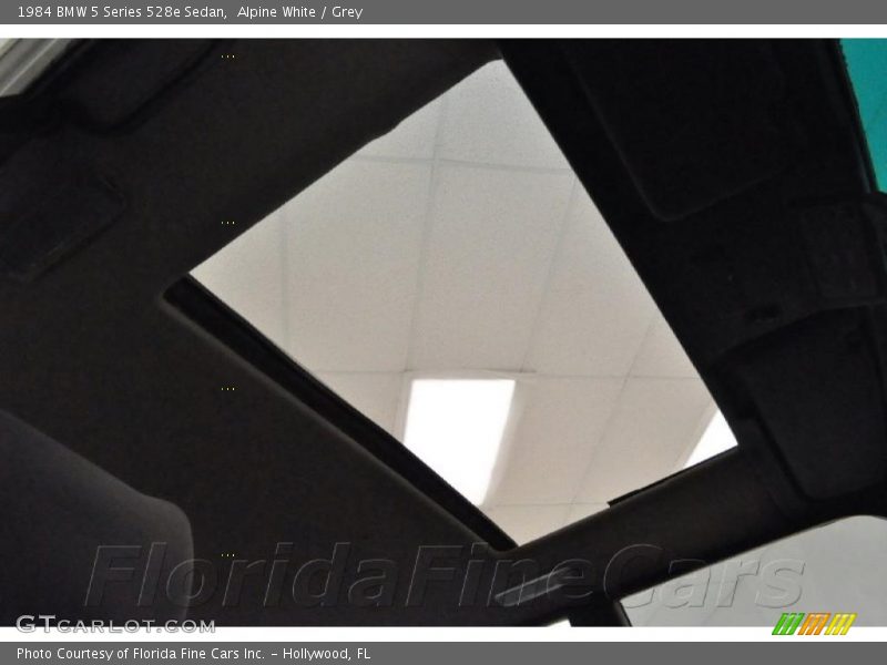 Alpine White / Grey 1984 BMW 5 Series 528e Sedan