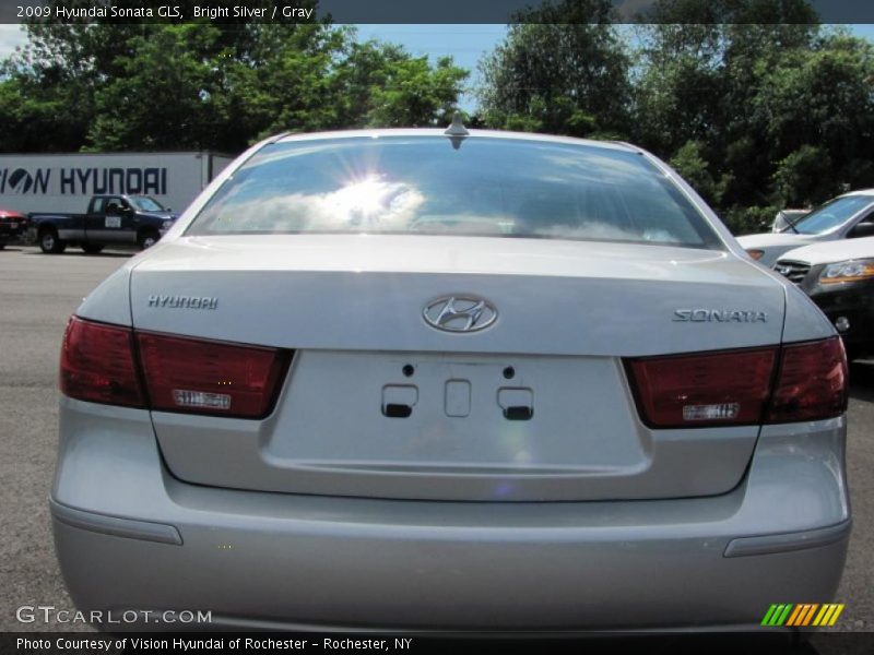 Bright Silver / Gray 2009 Hyundai Sonata GLS