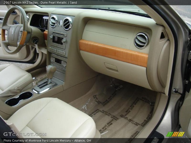 Dune Pearl Metallic / Sand 2007 Lincoln MKZ Sedan