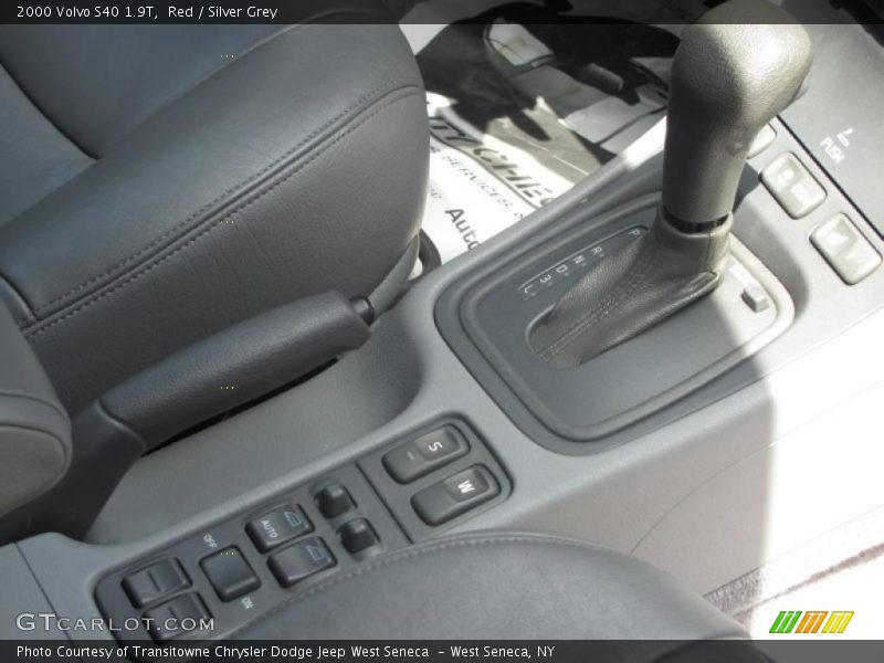 Red / Silver Grey 2000 Volvo S40 1.9T