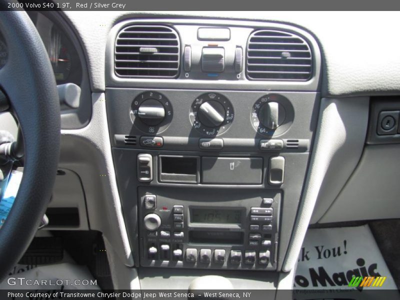 Red / Silver Grey 2000 Volvo S40 1.9T