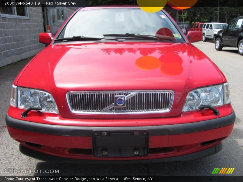 Red / Silver Grey 2000 Volvo S40 1.9T