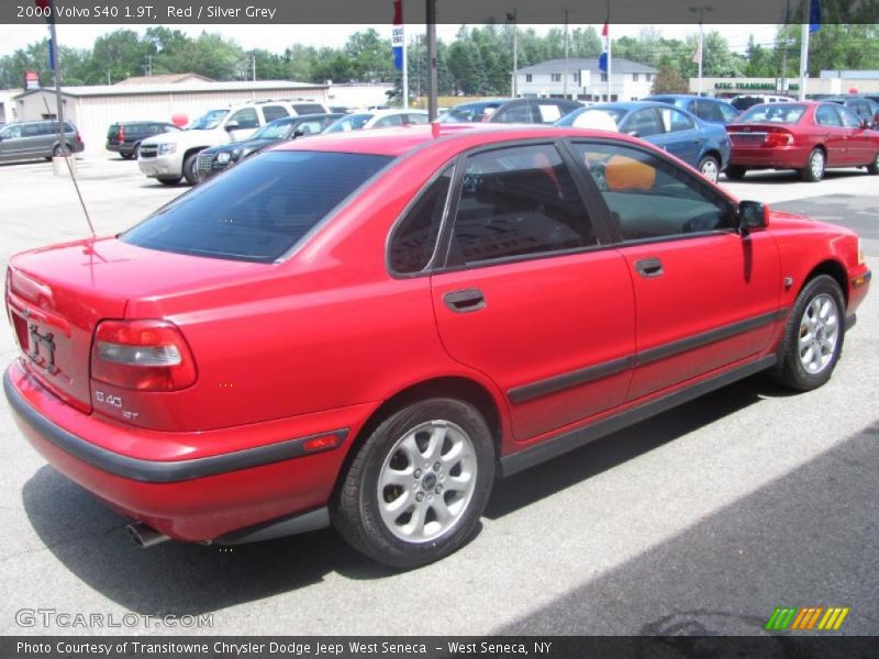 Red / Silver Grey 2000 Volvo S40 1.9T