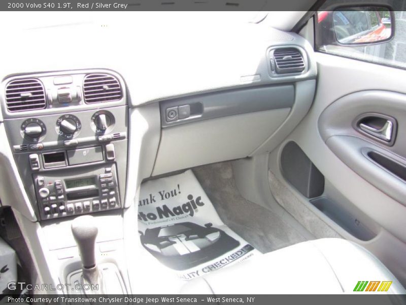 Red / Silver Grey 2000 Volvo S40 1.9T