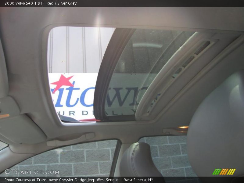 Red / Silver Grey 2000 Volvo S40 1.9T