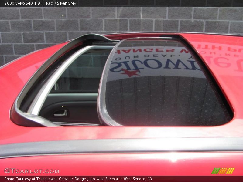 Red / Silver Grey 2000 Volvo S40 1.9T