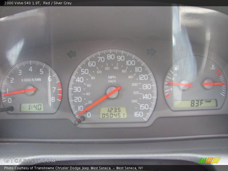Red / Silver Grey 2000 Volvo S40 1.9T