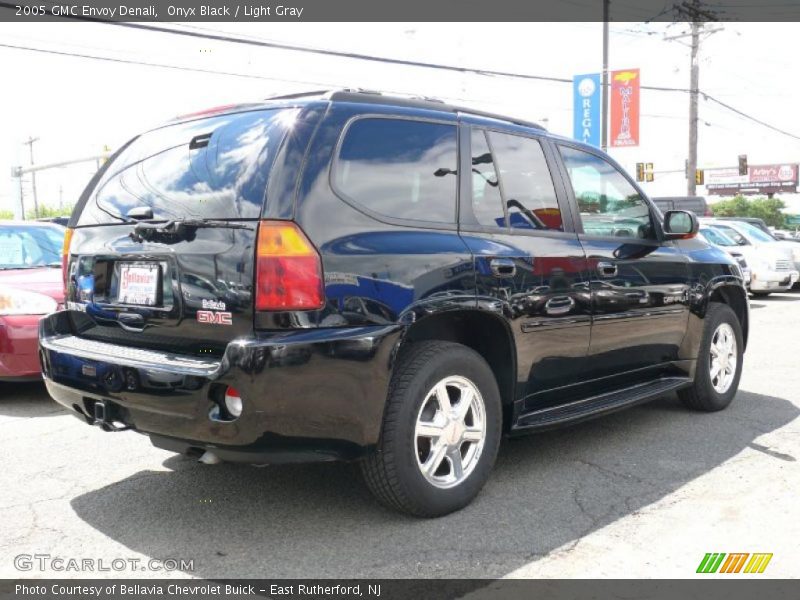 Onyx Black / Light Gray 2005 GMC Envoy Denali