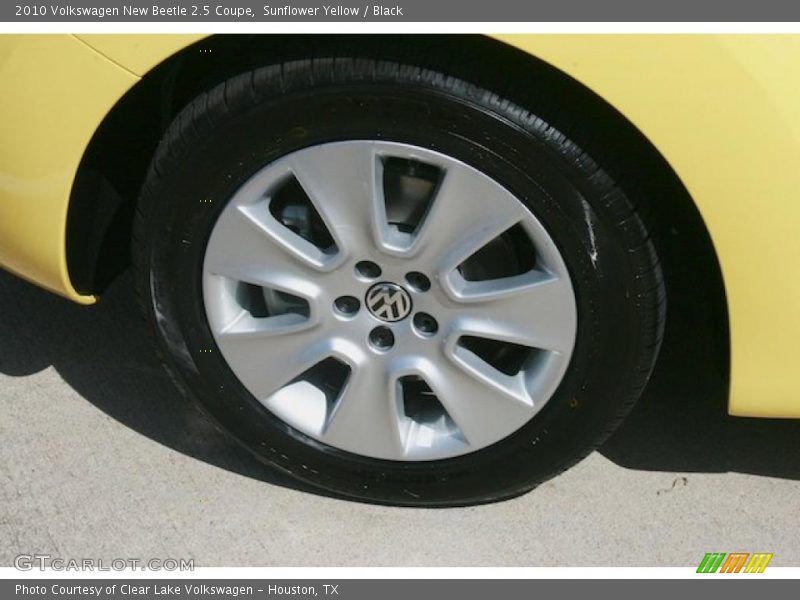 Sunflower Yellow / Black 2010 Volkswagen New Beetle 2.5 Coupe