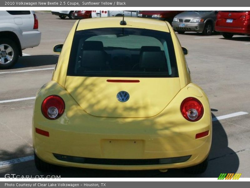 Sunflower Yellow / Black 2010 Volkswagen New Beetle 2.5 Coupe