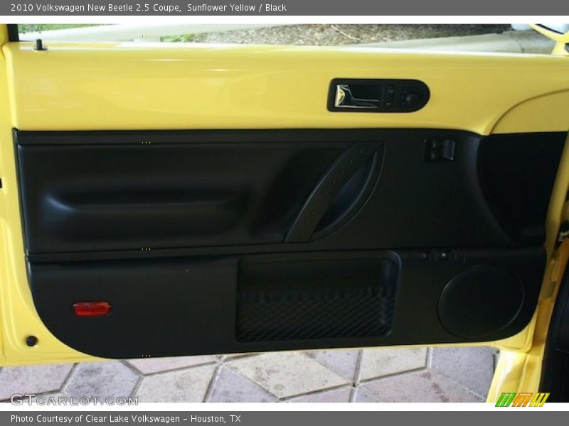 Sunflower Yellow / Black 2010 Volkswagen New Beetle 2.5 Coupe