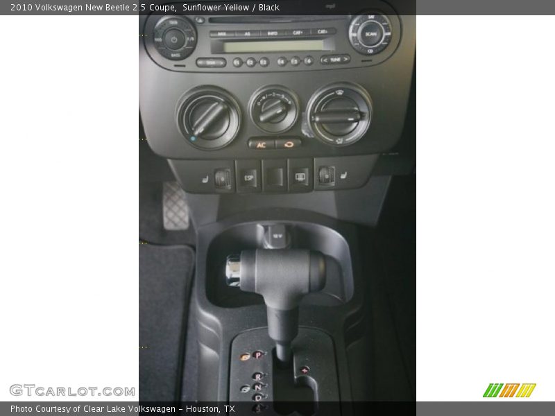 Sunflower Yellow / Black 2010 Volkswagen New Beetle 2.5 Coupe