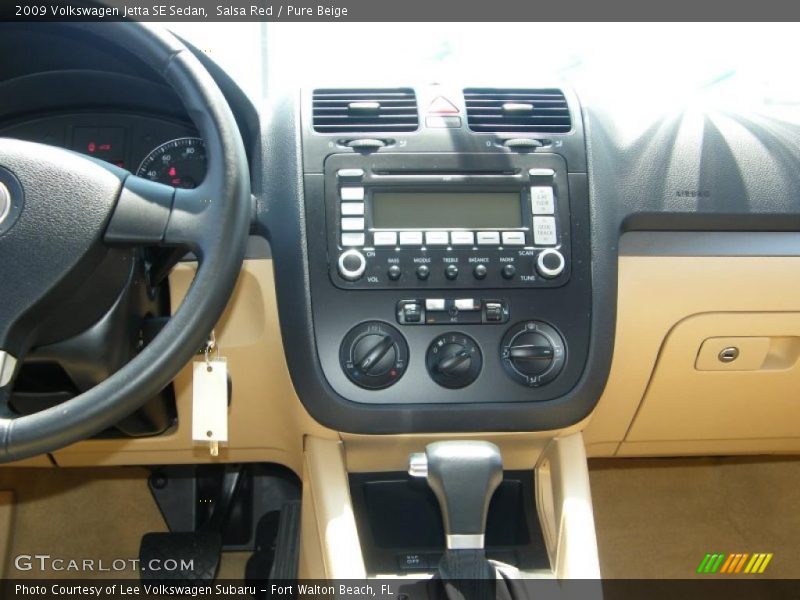 Salsa Red / Pure Beige 2009 Volkswagen Jetta SE Sedan