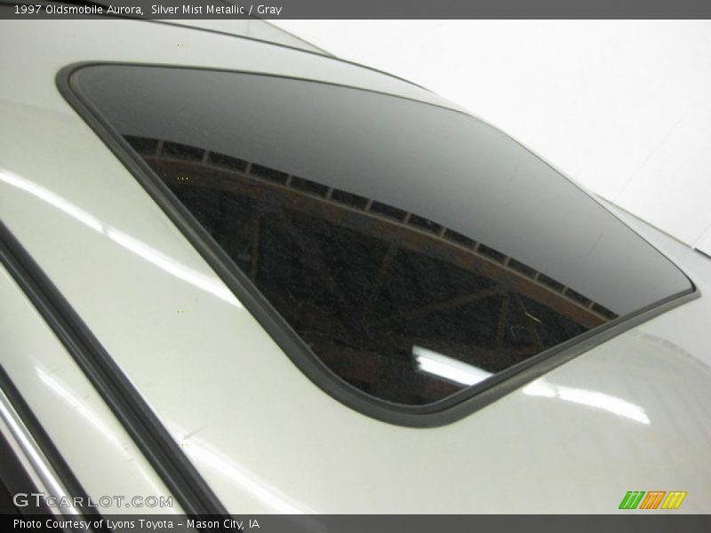 Silver Mist Metallic / Gray 1997 Oldsmobile Aurora