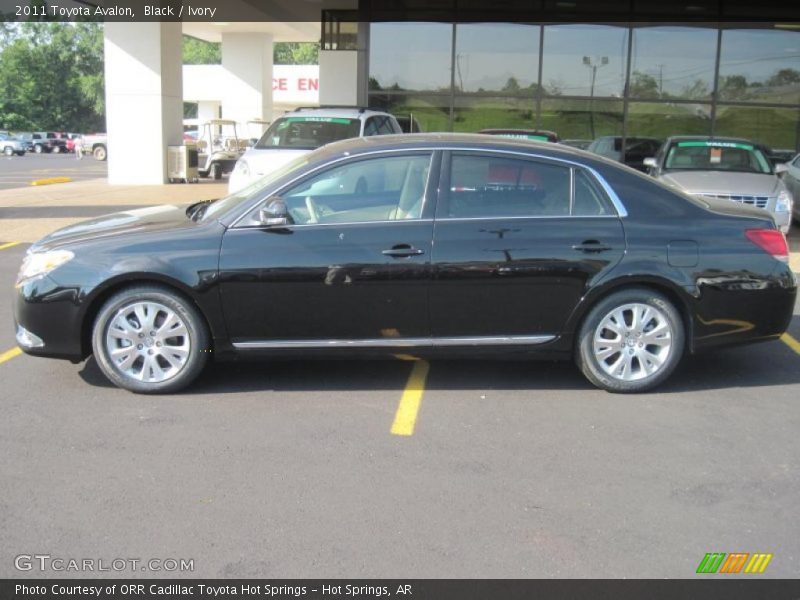 Black / Ivory 2011 Toyota Avalon