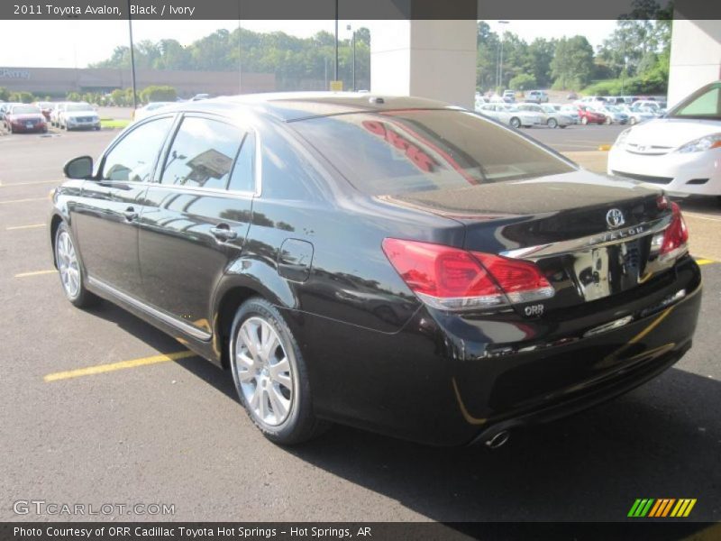 Black / Ivory 2011 Toyota Avalon