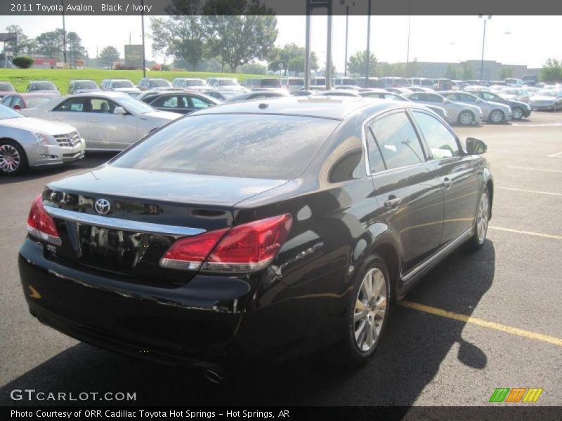 Black / Ivory 2011 Toyota Avalon