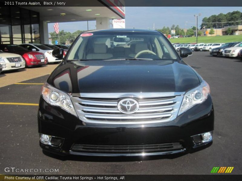 Black / Ivory 2011 Toyota Avalon