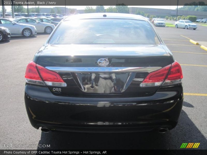Black / Ivory 2011 Toyota Avalon