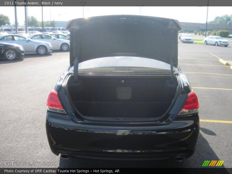 Black / Ivory 2011 Toyota Avalon